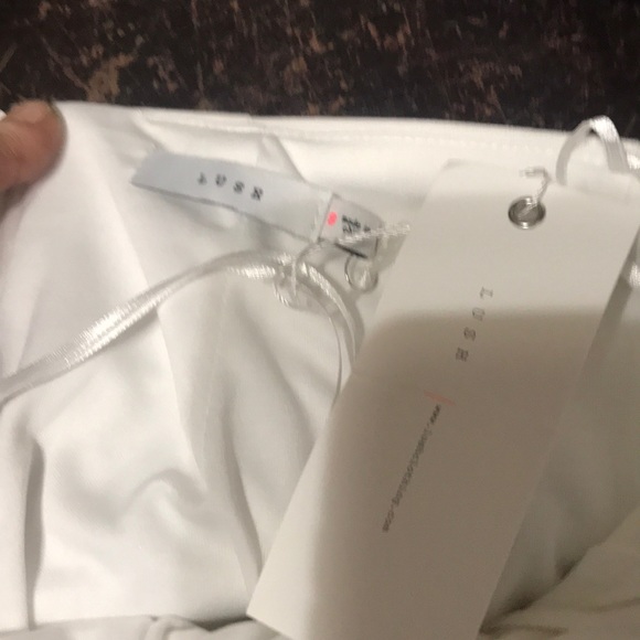 Lush backless dress. 465K - Picture 2 of 2